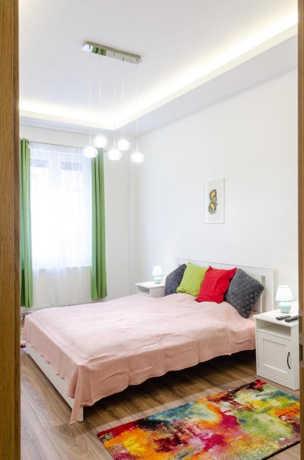 3 En Suit Bedroom Flat In The Main Centre For 6Ppl, 3Bdr,3Bthr,Ac Budapest Eksteriør bilde