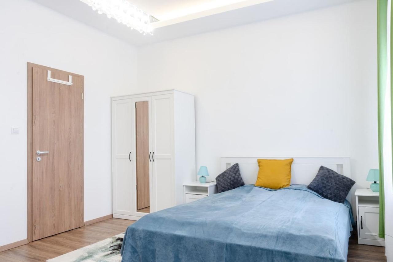 3 En Suit Bedroom Flat In The Main Centre For 6Ppl, 3Bdr,3Bthr,Ac Budapest Eksteriør bilde
