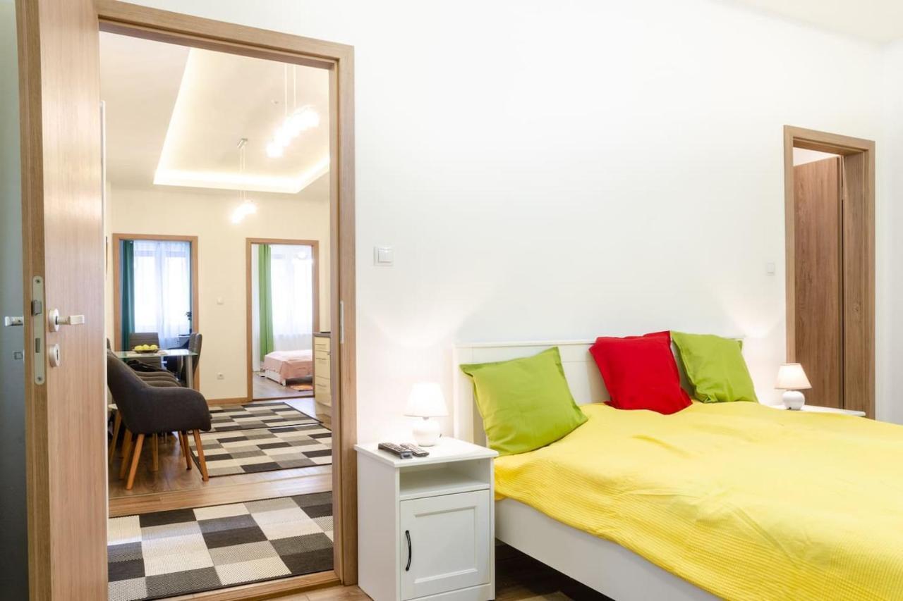 3 En Suit Bedroom Flat In The Main Centre For 6Ppl, 3Bdr,3Bthr,Ac Budapest Eksteriør bilde